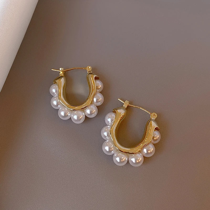 Fashion White Shell Flower, Pearl Hoop Earrings for Women