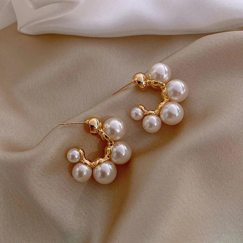 Fashion White Shell Flower, Pearl Hoop Earrings for Women